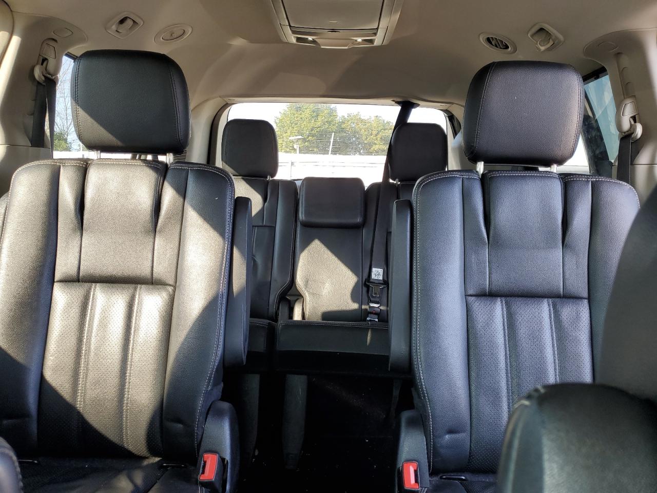 CHRYSLER TOWN & COUNTRY TOURING L