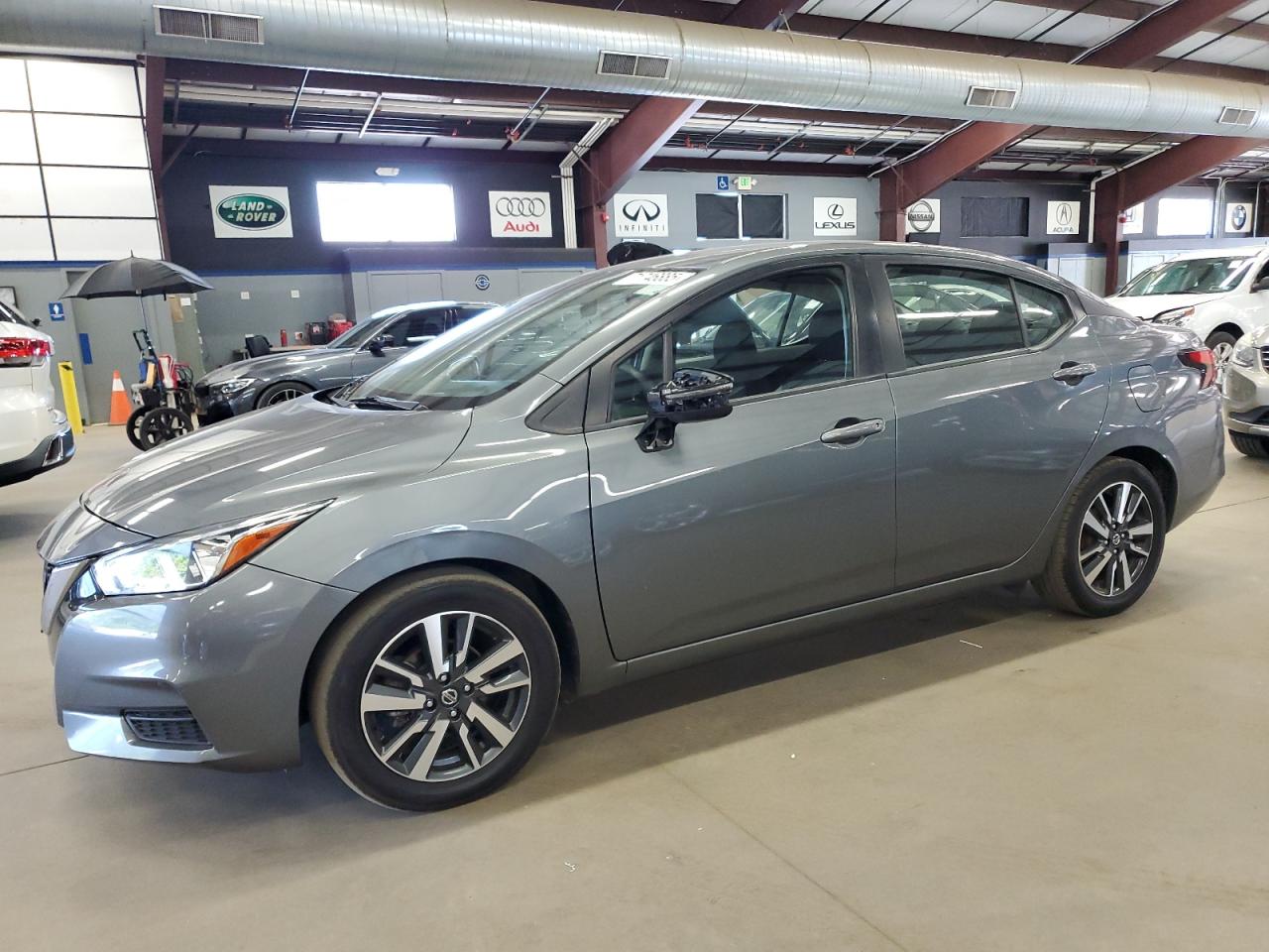 NISSAN VERSA SV