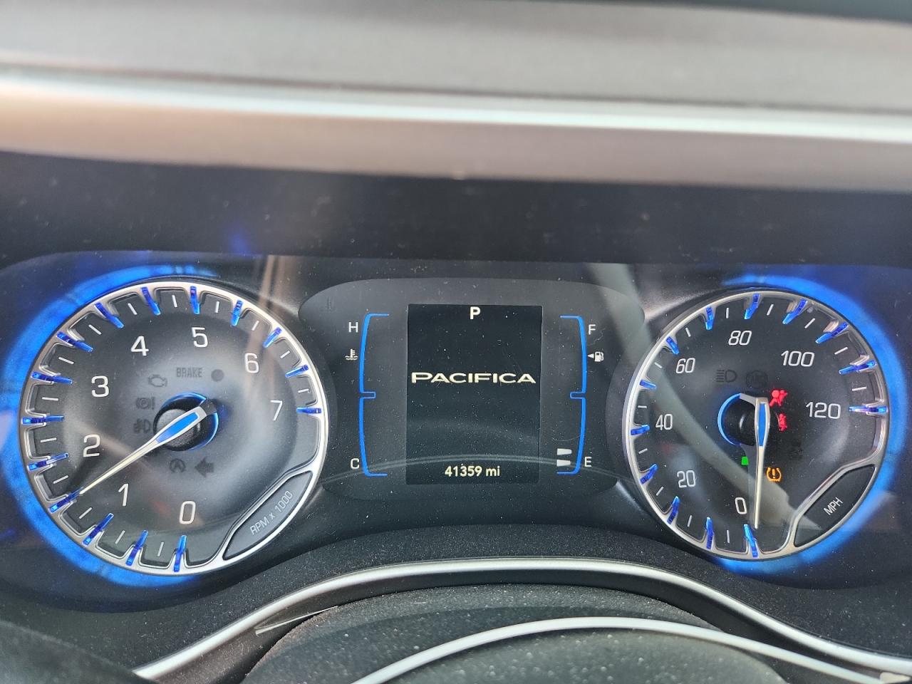 CHRYSLER PACIFICA TOURING L