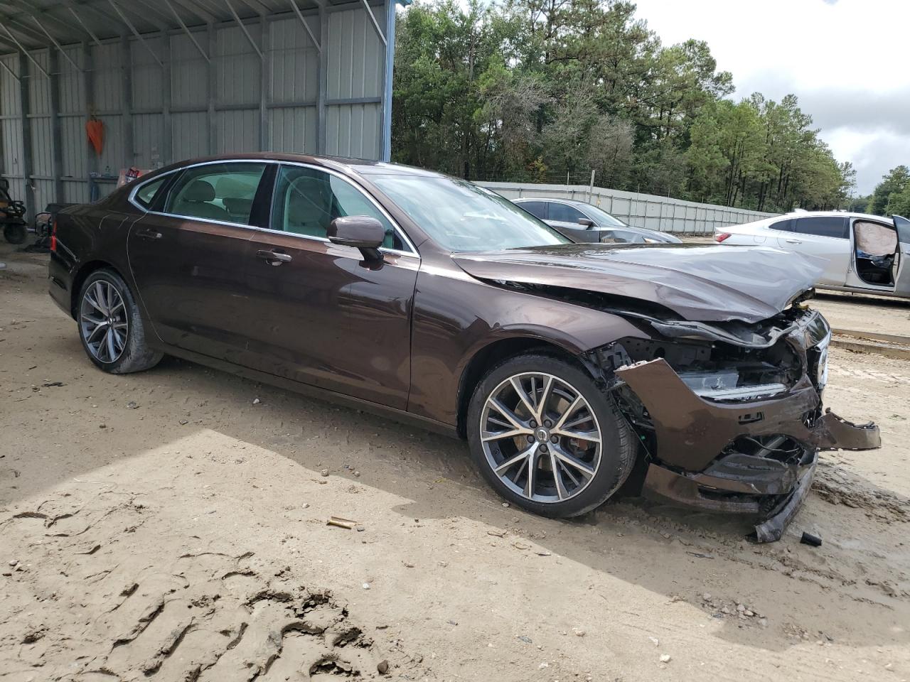 VOLVO S90 T5 MOMENTUM