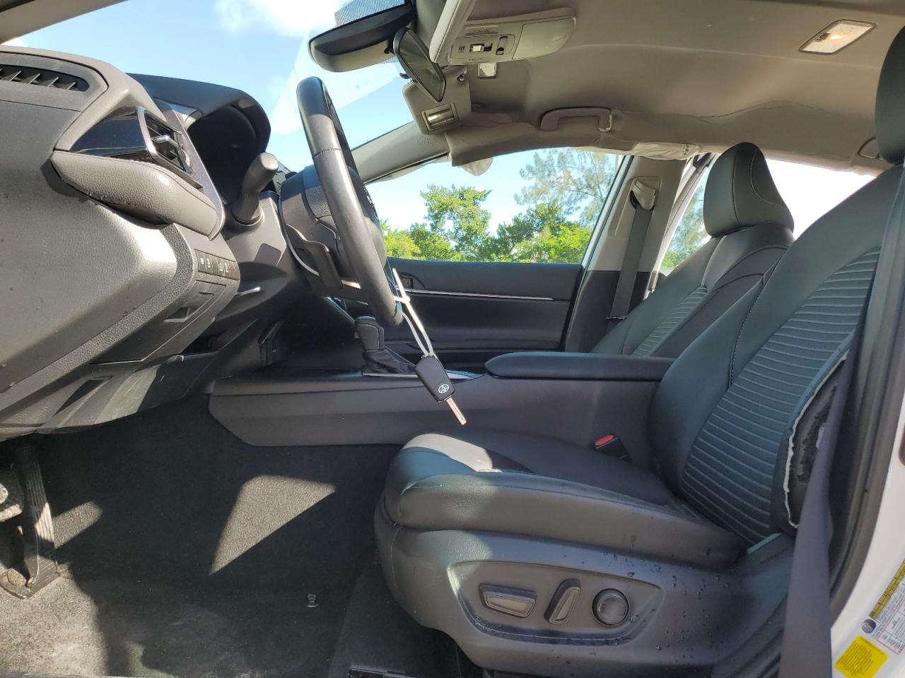 TOYOTA CAMRY SE NIGHT SHADE