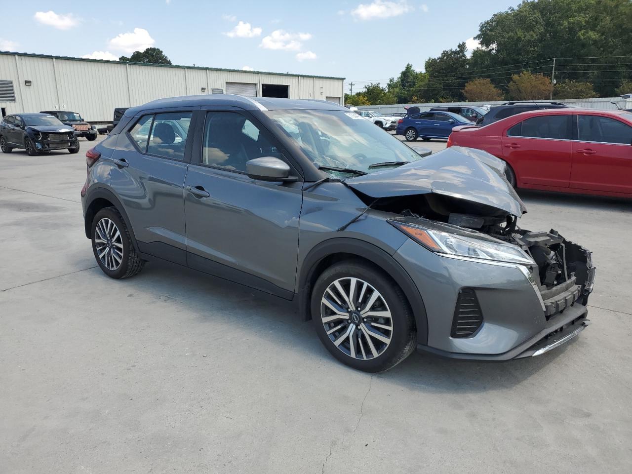 NISSAN KICKS SV