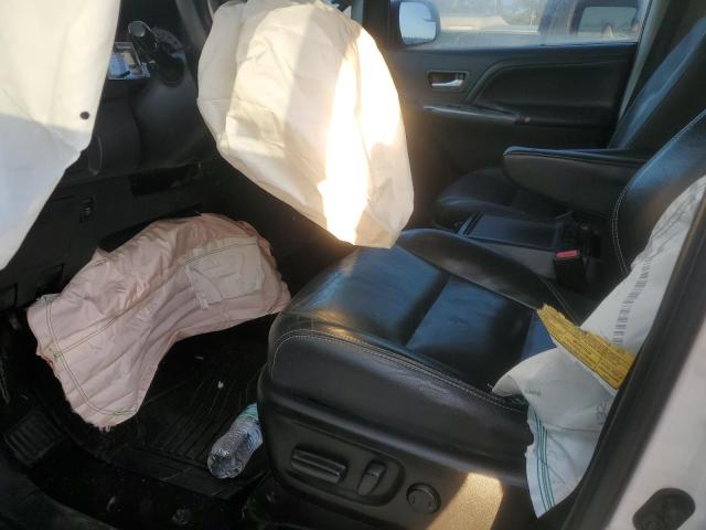 2016 TOYOTA SIENNA SE 5TDXK3DC4GS695699