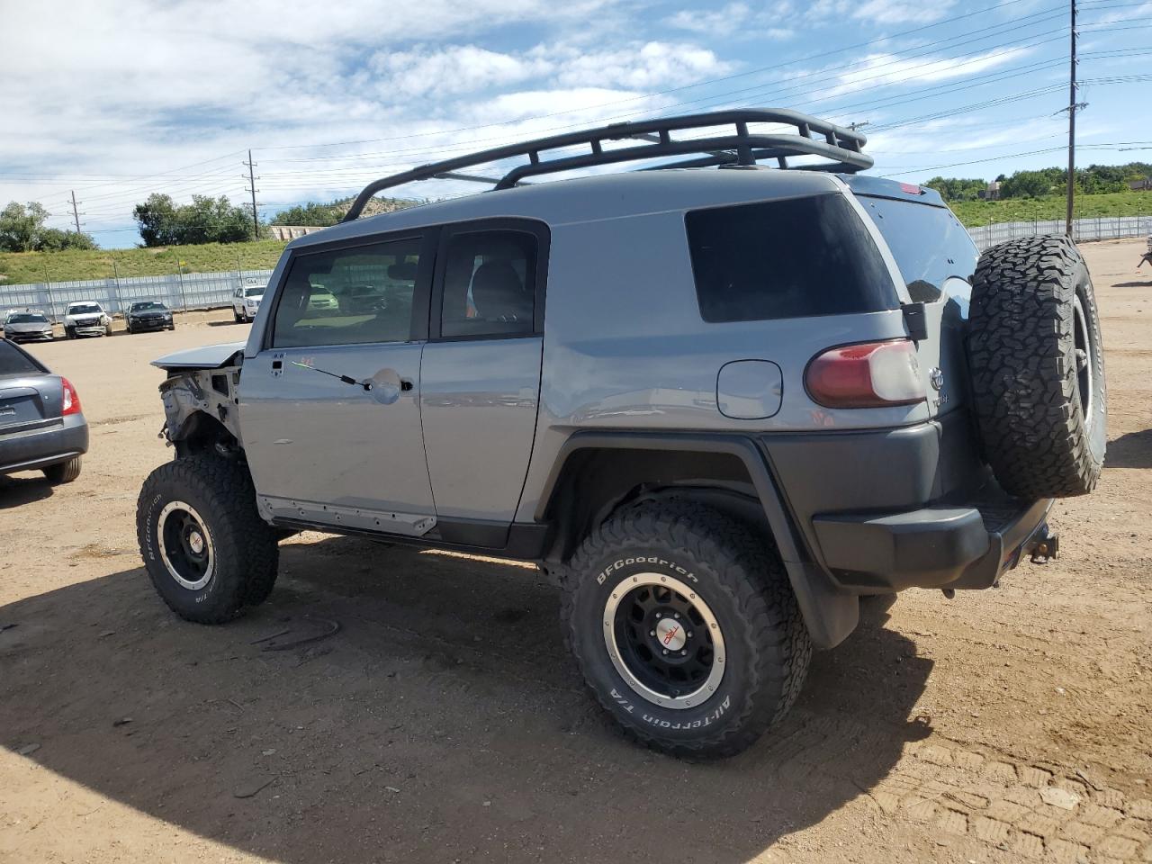 TOYOTA FJ CRUISER