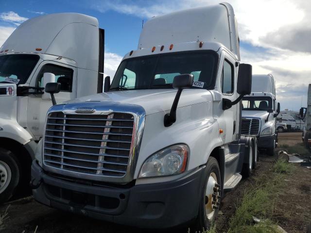 FREIGHTLINER CASCADIA 2015 white tractor diesel 1FUJGEDV3FLGJ9729 photo #3