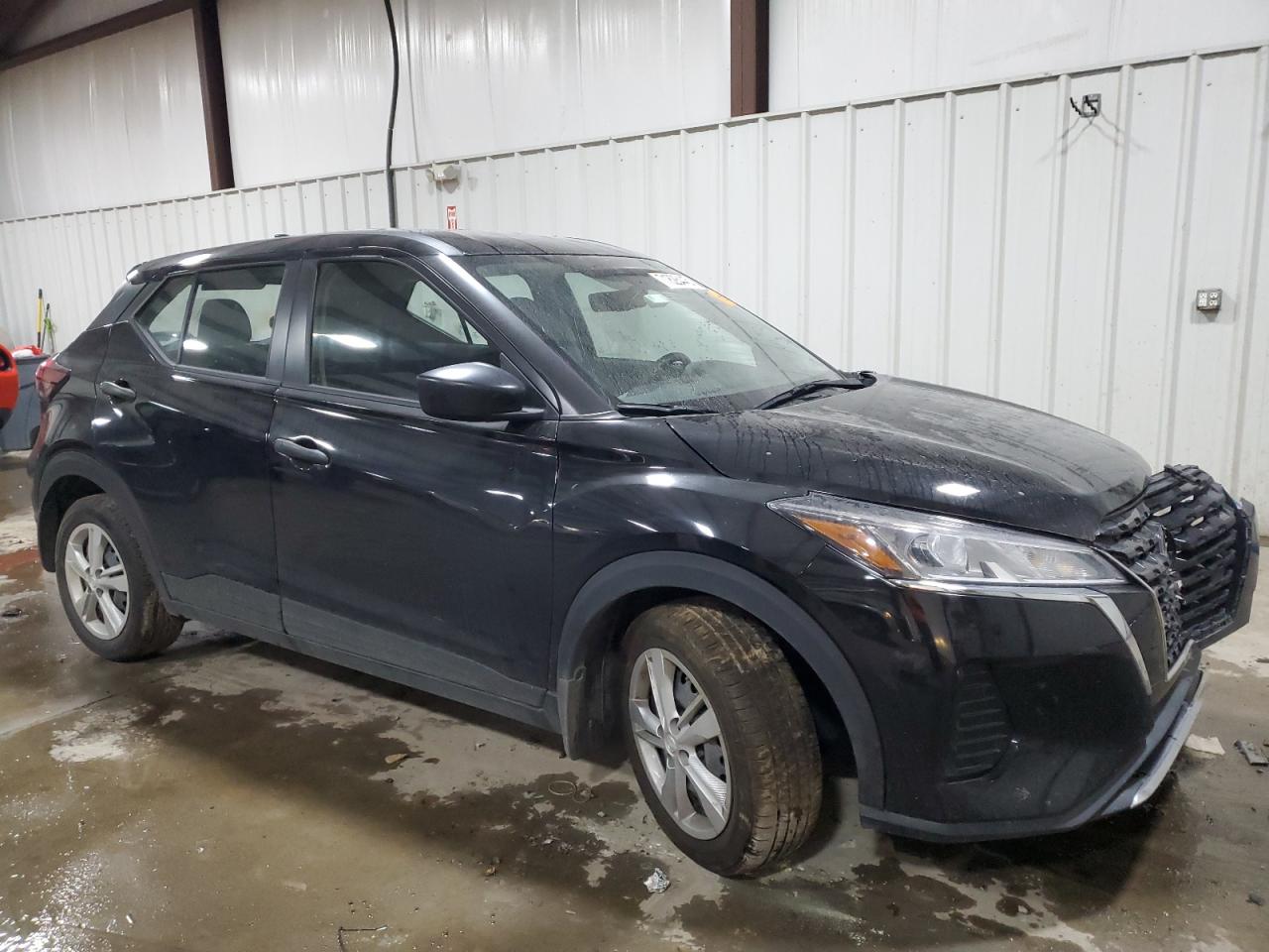 NISSAN KICKS S
