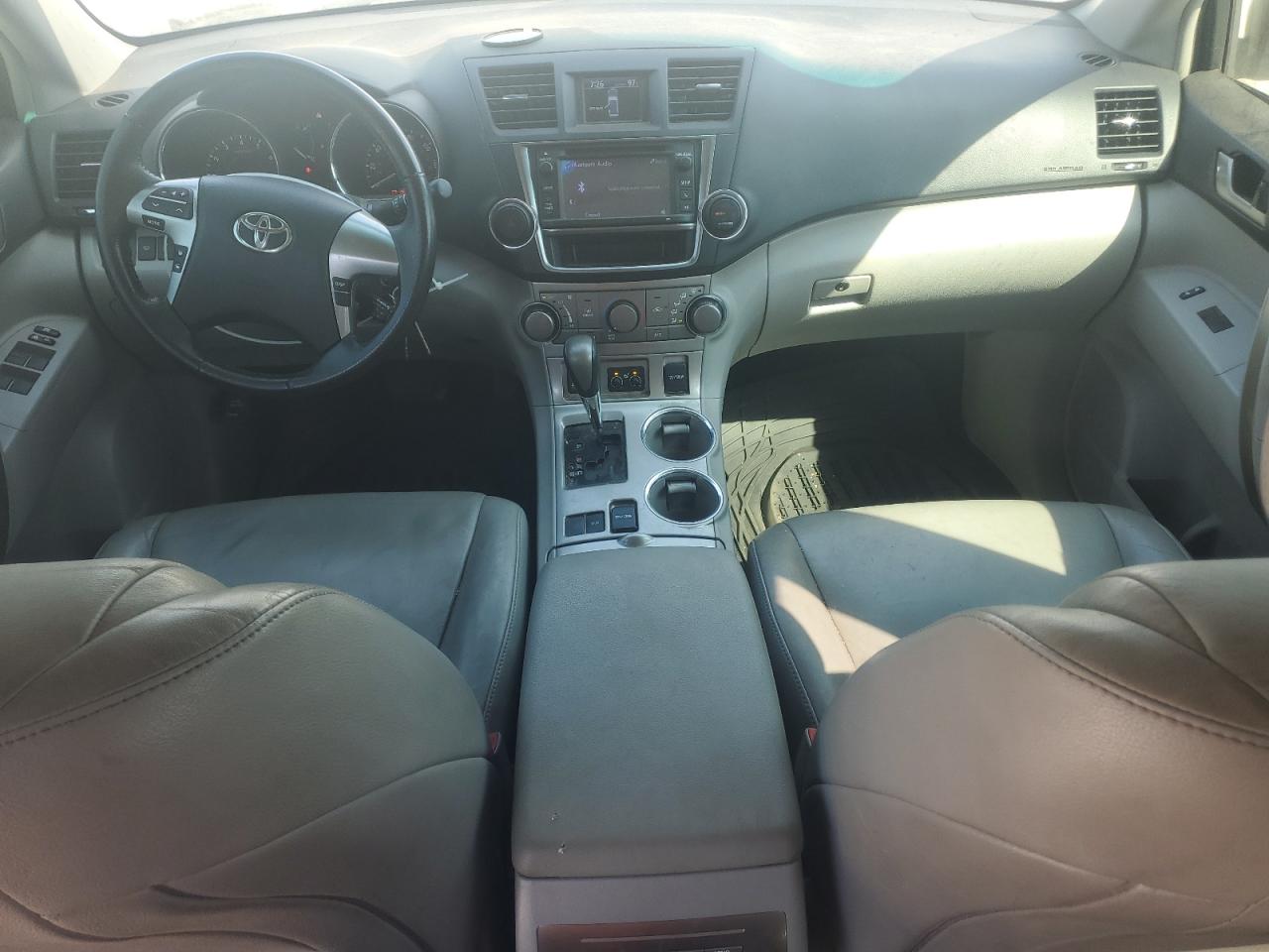 TOYOTA HIGHLANDER BASE