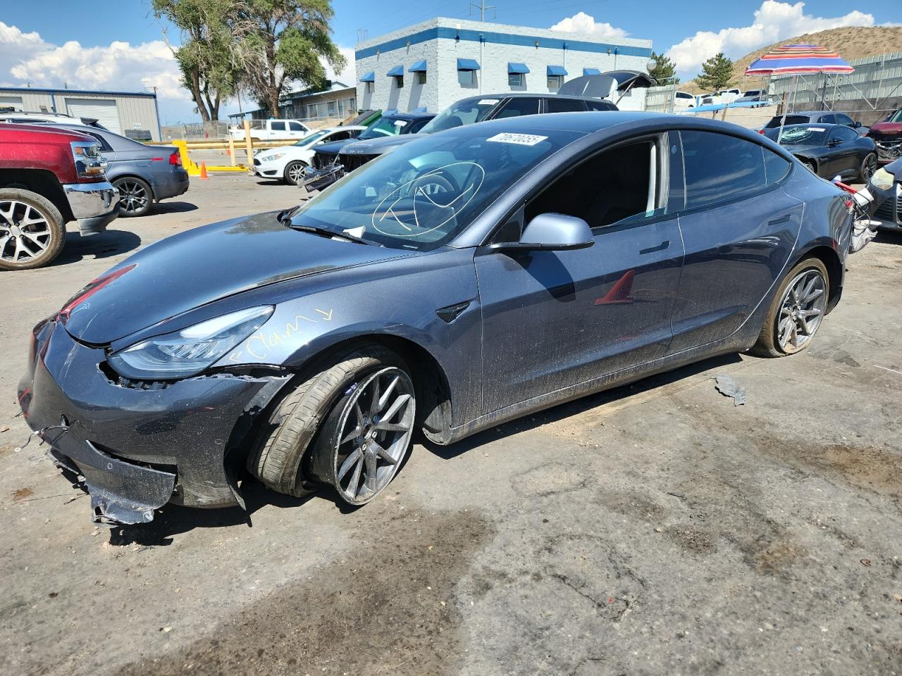 TESLA MODEL 3