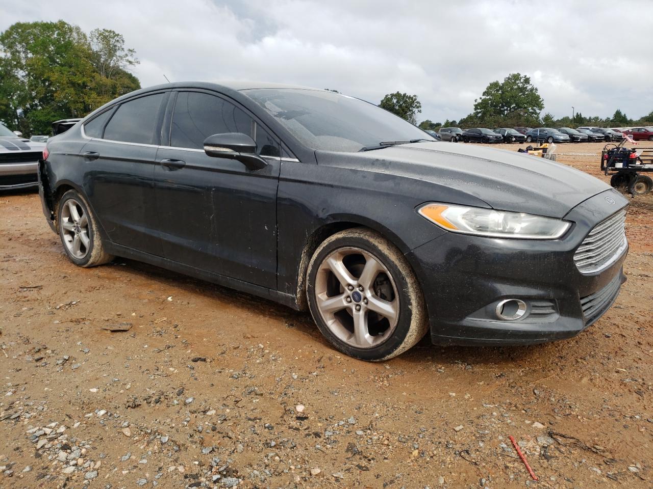 FORD FUSION SE