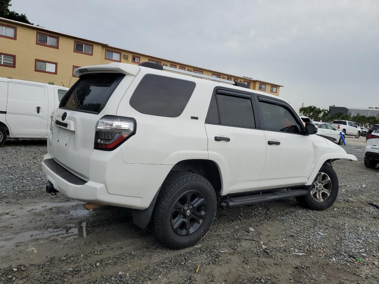 TOYOTA 4RUNNER SR5/SR5 PREMIUM