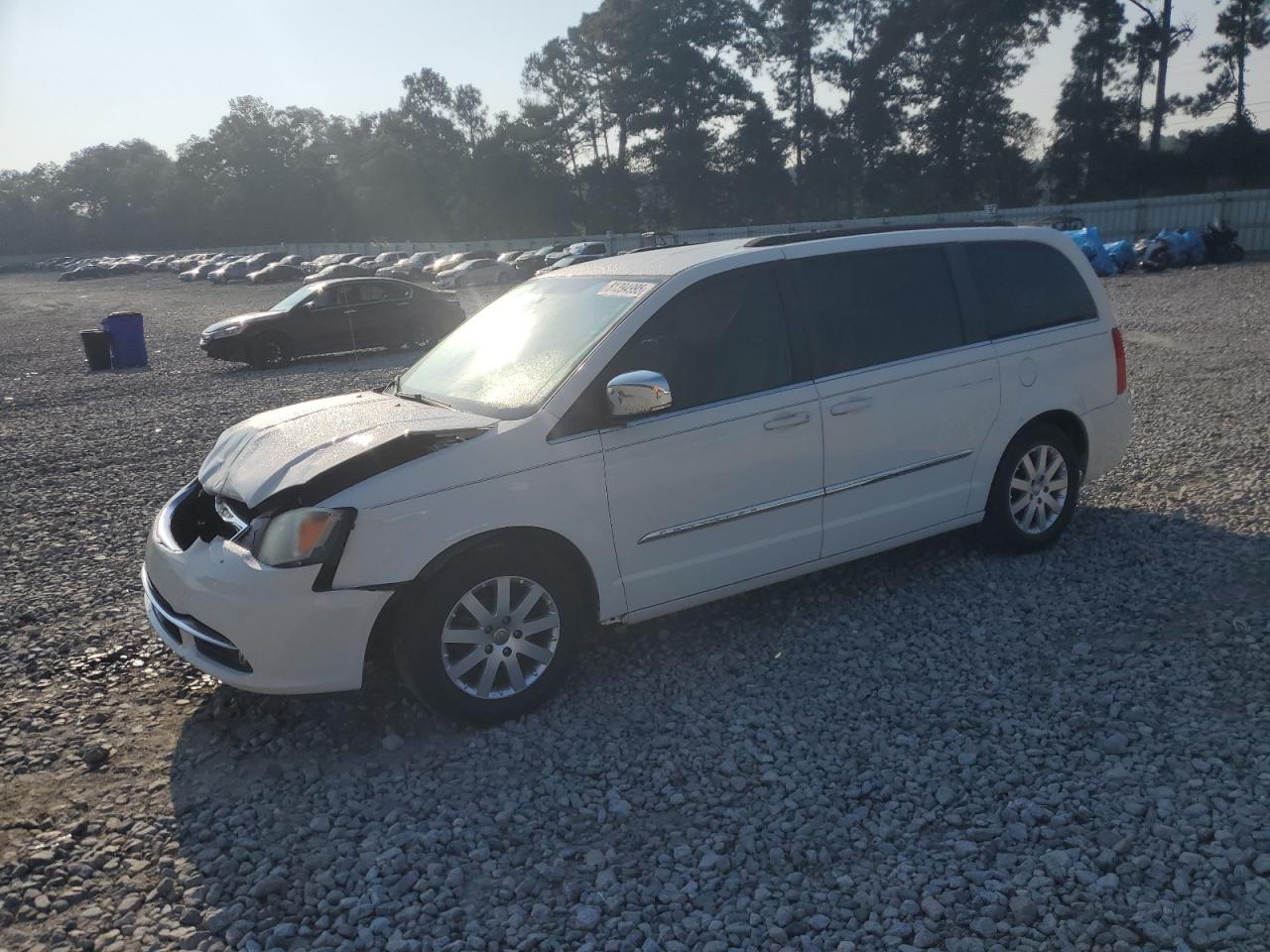 CHRYSLER TOWN & COUNTRY TOURING L