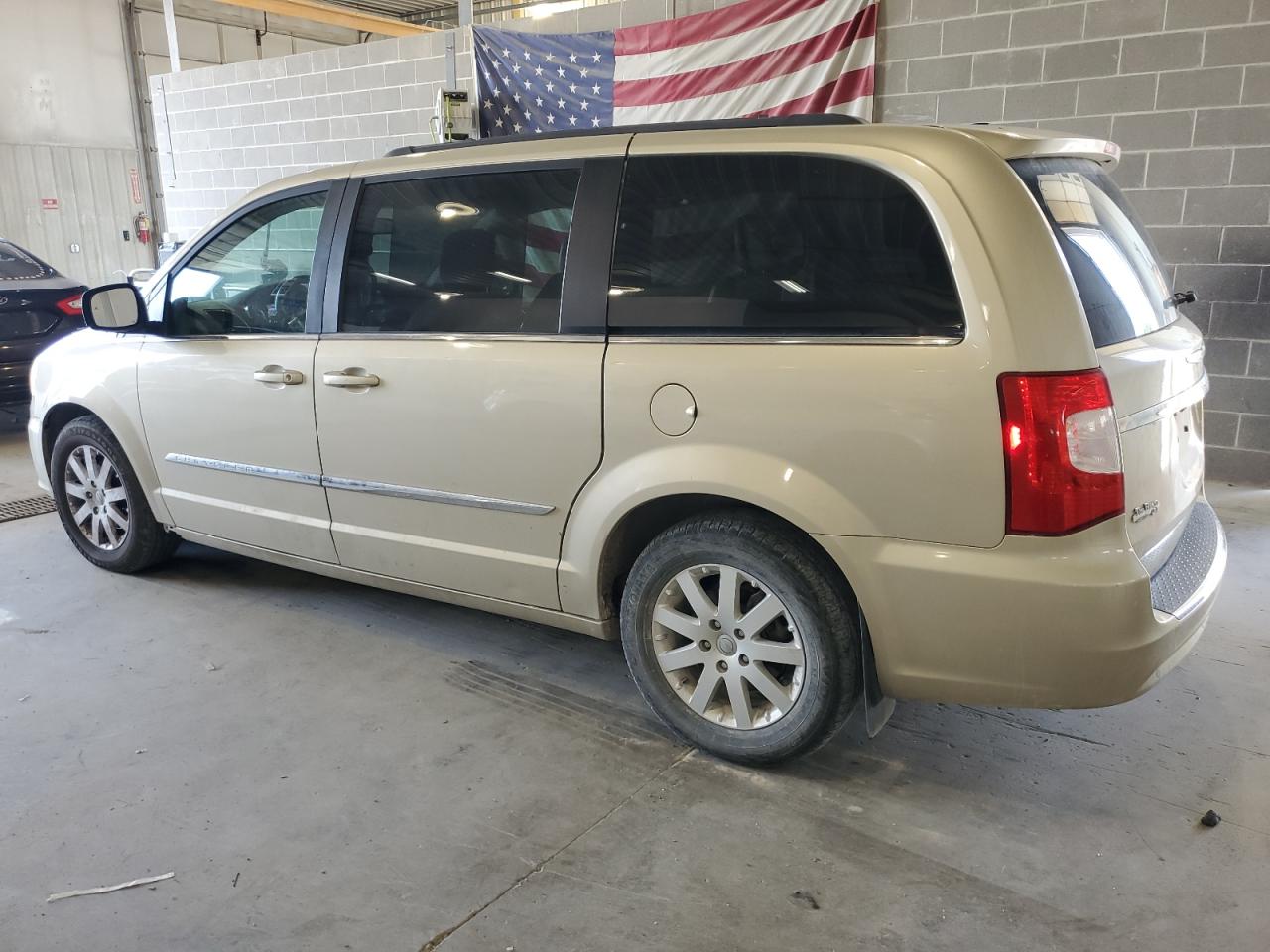 CHRYSLER TOWN & COUNTRY TOURING L