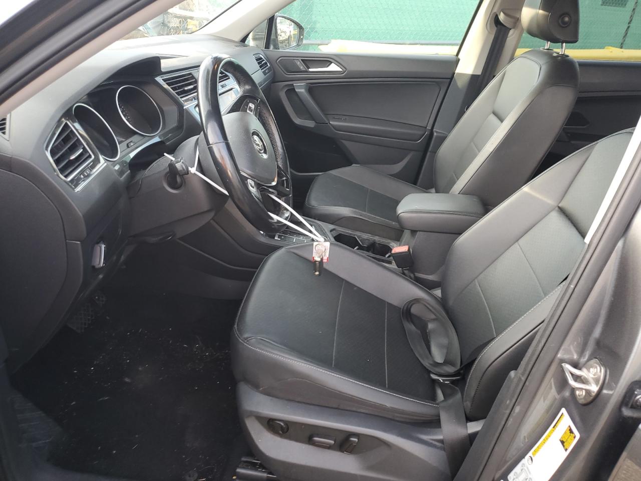 VOLKSWAGEN TIGUAN SE