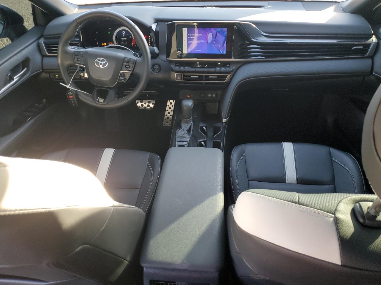 TOYOTA CAMRY XSE