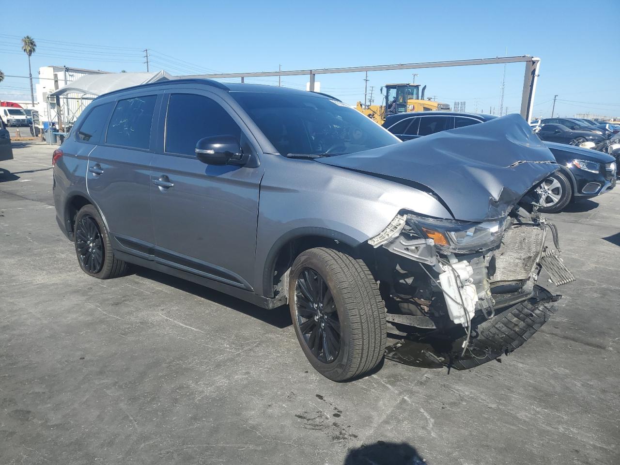 MITSUBISHI OUTLANDER SE