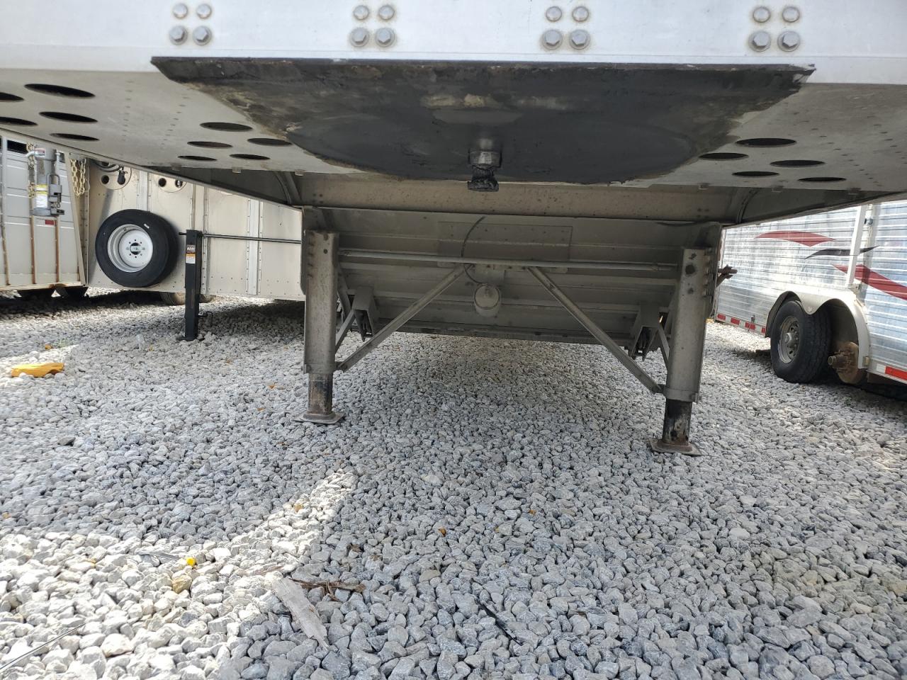 Lot #3291242002 2019 CORNHUSKER GRAINAILER