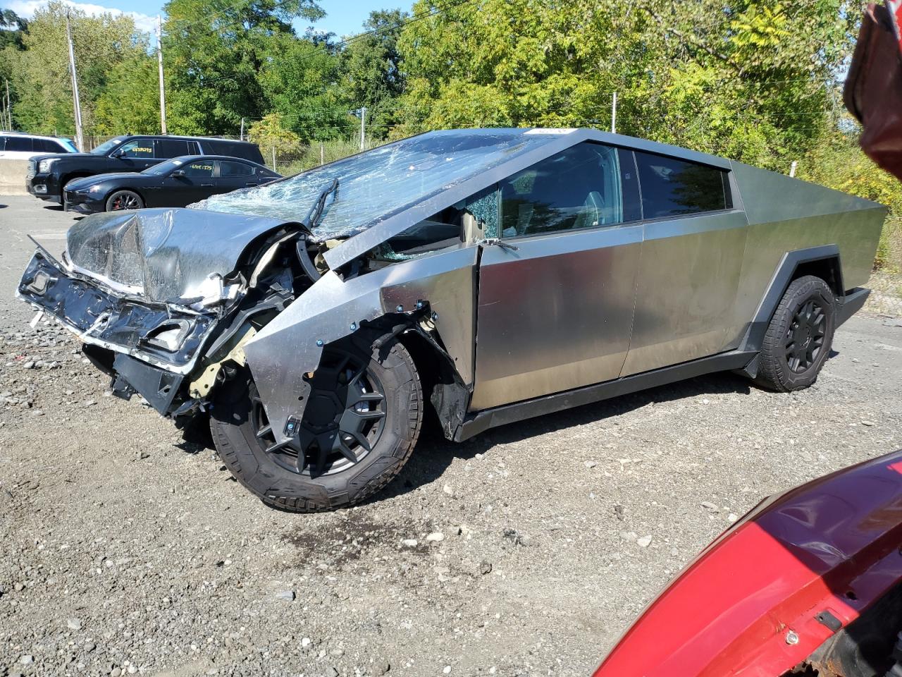 TESLA CYBERTRUCK