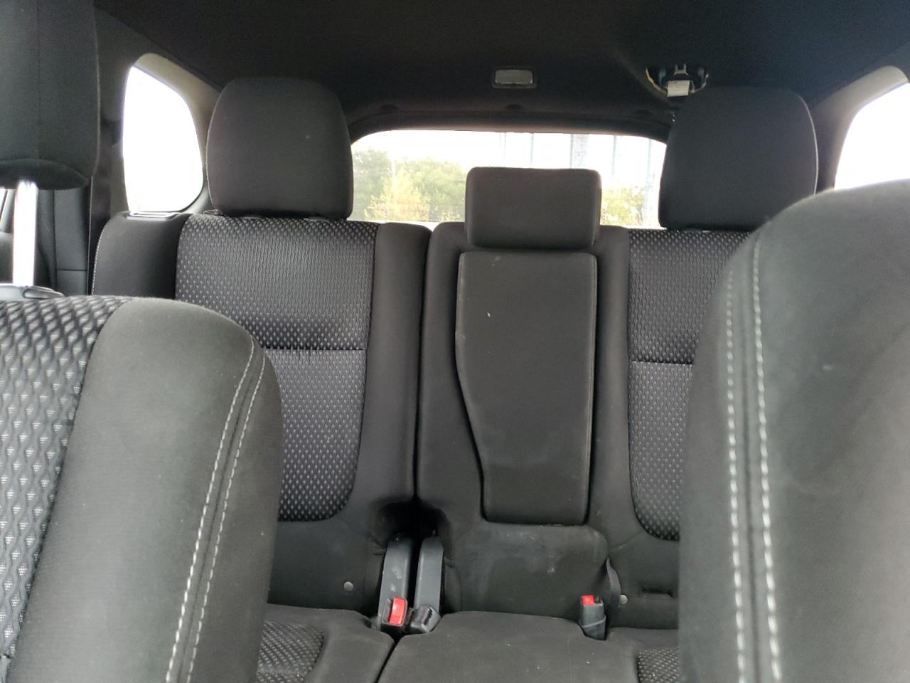 MITSUBISHI OUTLANDER SE