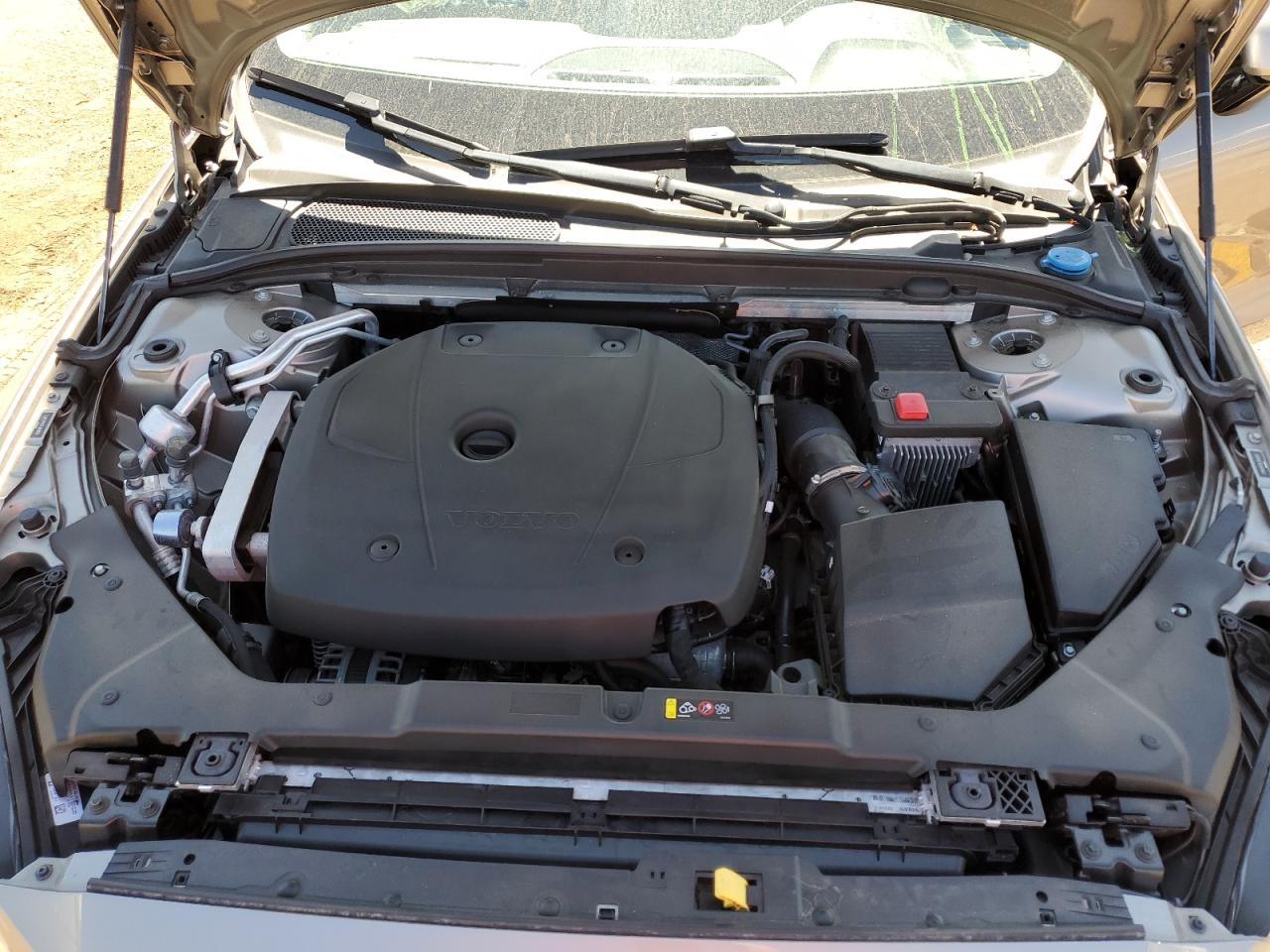 VOLVO S60 T5 MOMENTUM