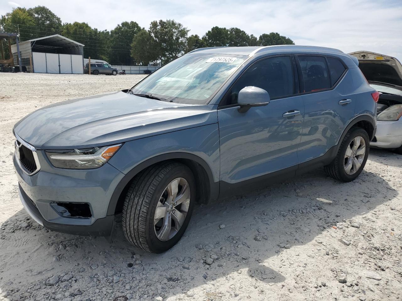 VOLVO XC40 T4 MOMENTUM