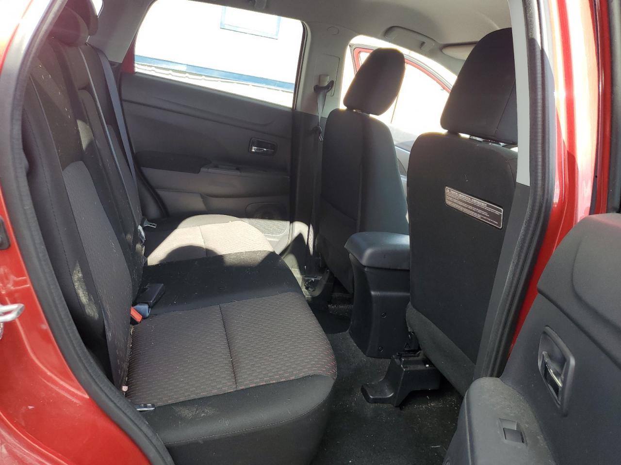 MITSUBISHI OUTLANDER ES