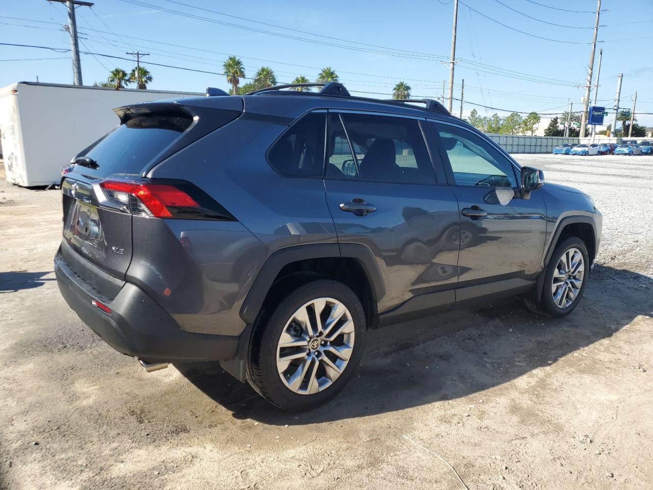 TOYOTA RAV4 XLE PREMIUM