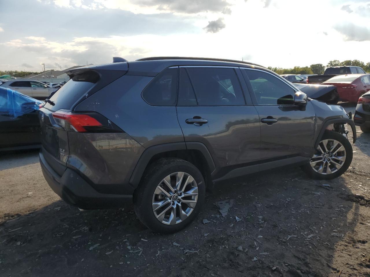 TOYOTA RAV4 XLE PREMIUM