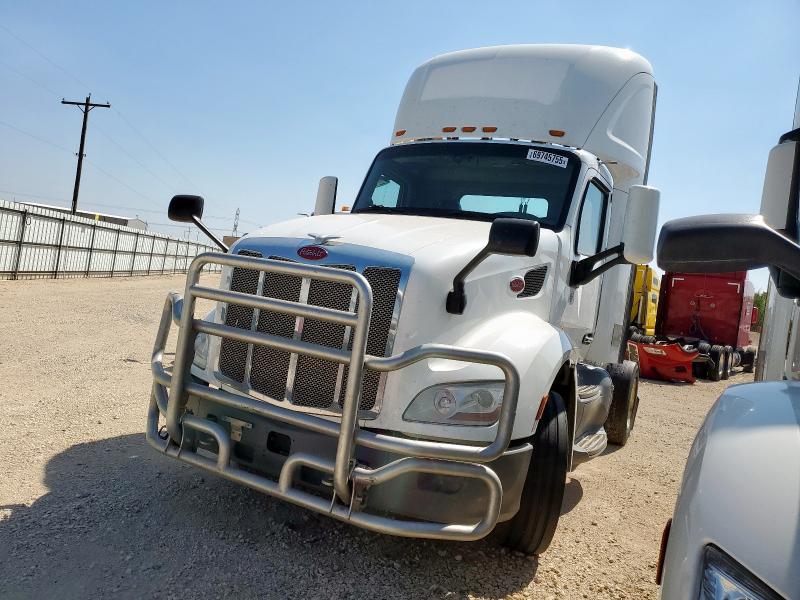 PETERBILT TRACTOR 579 2018 white  diesel 1XPBA48X4JD477389 photo #3