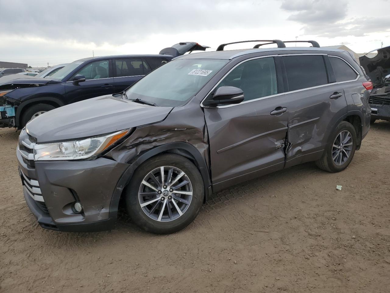 TOYOTA HIGHLANDER SE