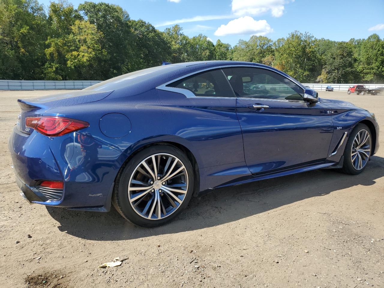 INFINITI Q60 LUXE 300