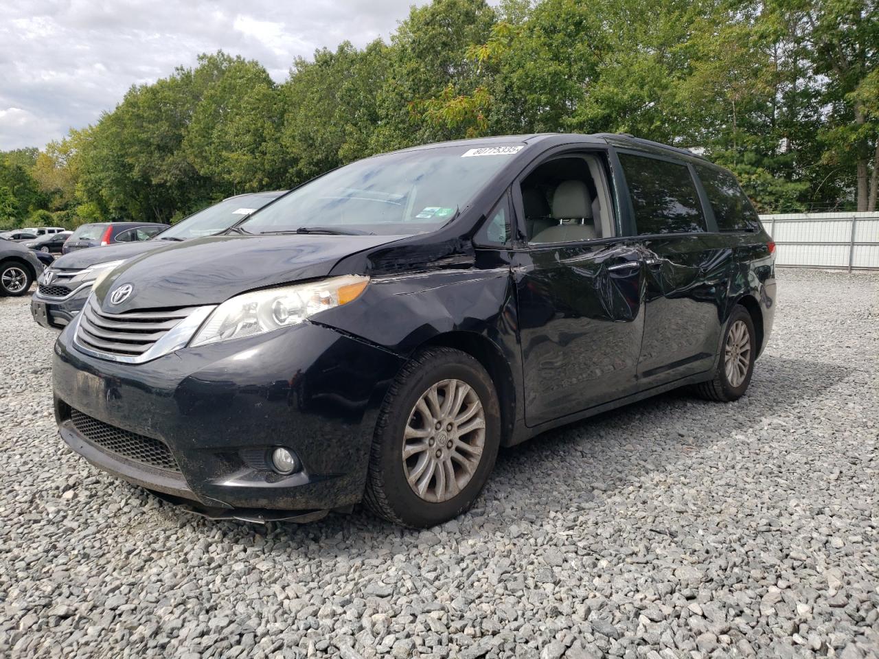 TOYOTA SIENNA XLE