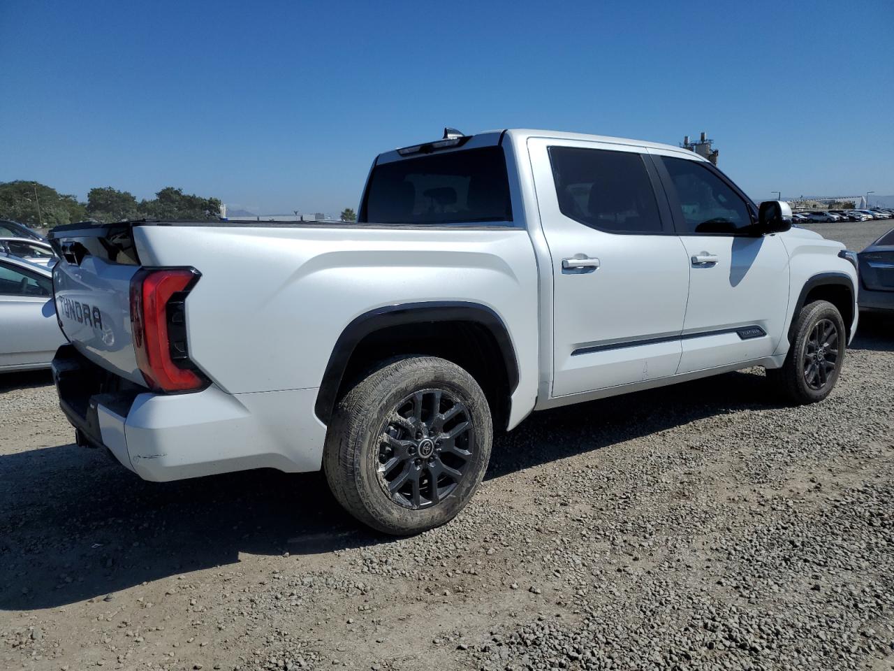 TOYOTA TUNDRA CREWMAX PLATINUM