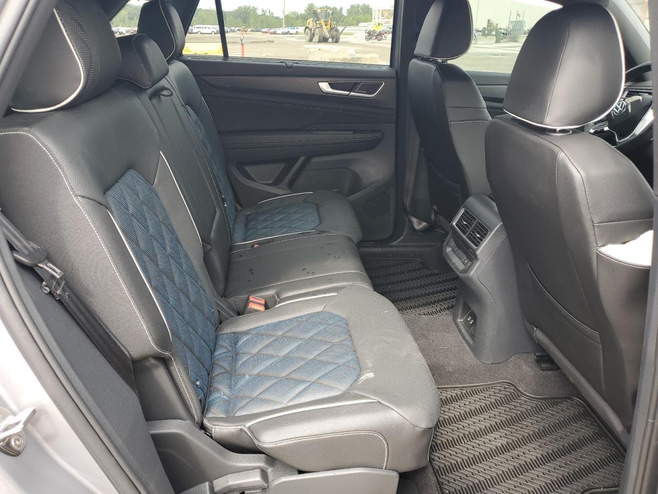 VOLKSWAGEN ATLAS CROSS SPORT SEL PREMIUM R-LINE