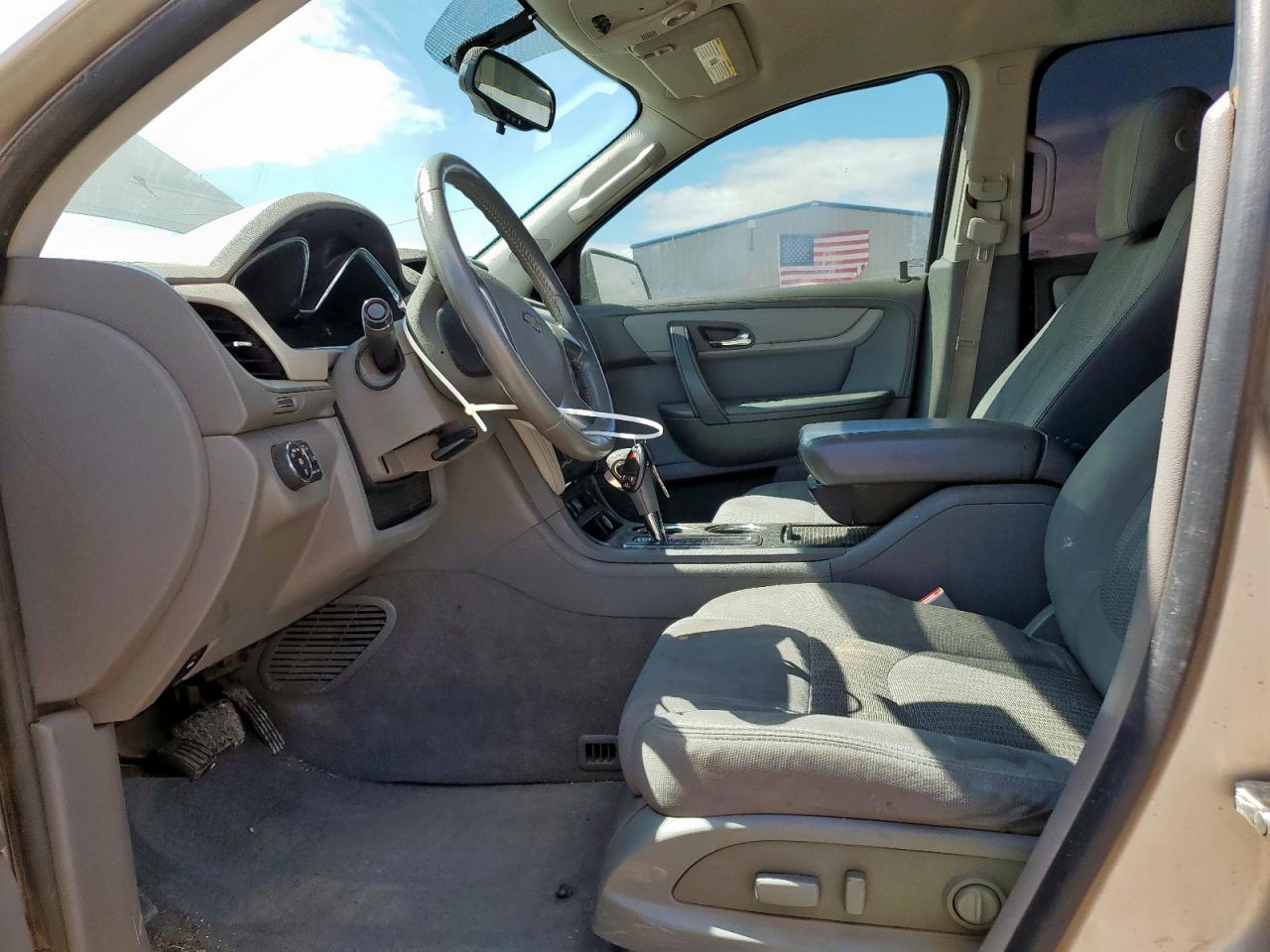 CHEVROLET TRAVERSE LT