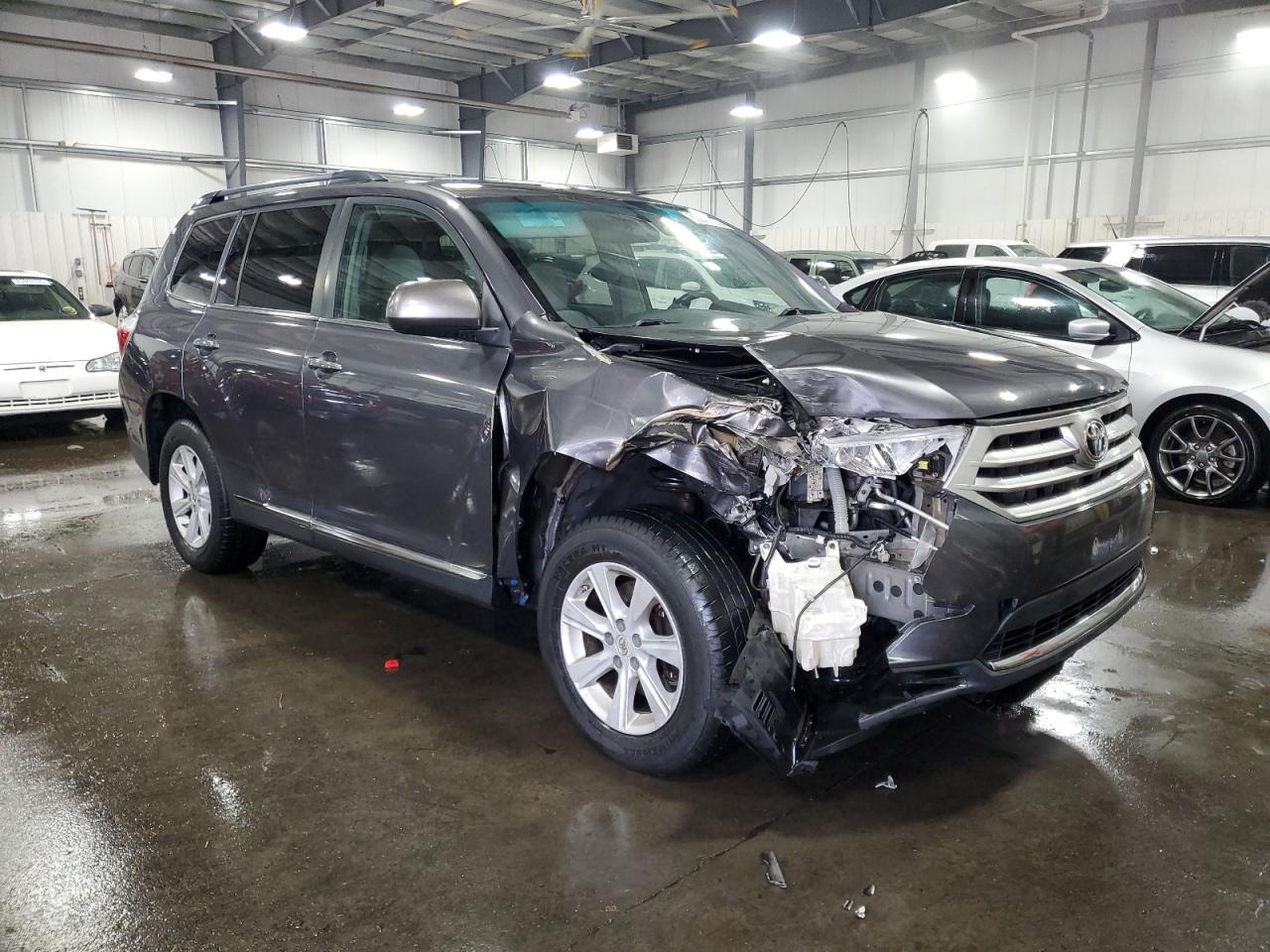 TOYOTA HIGHLANDER BASE