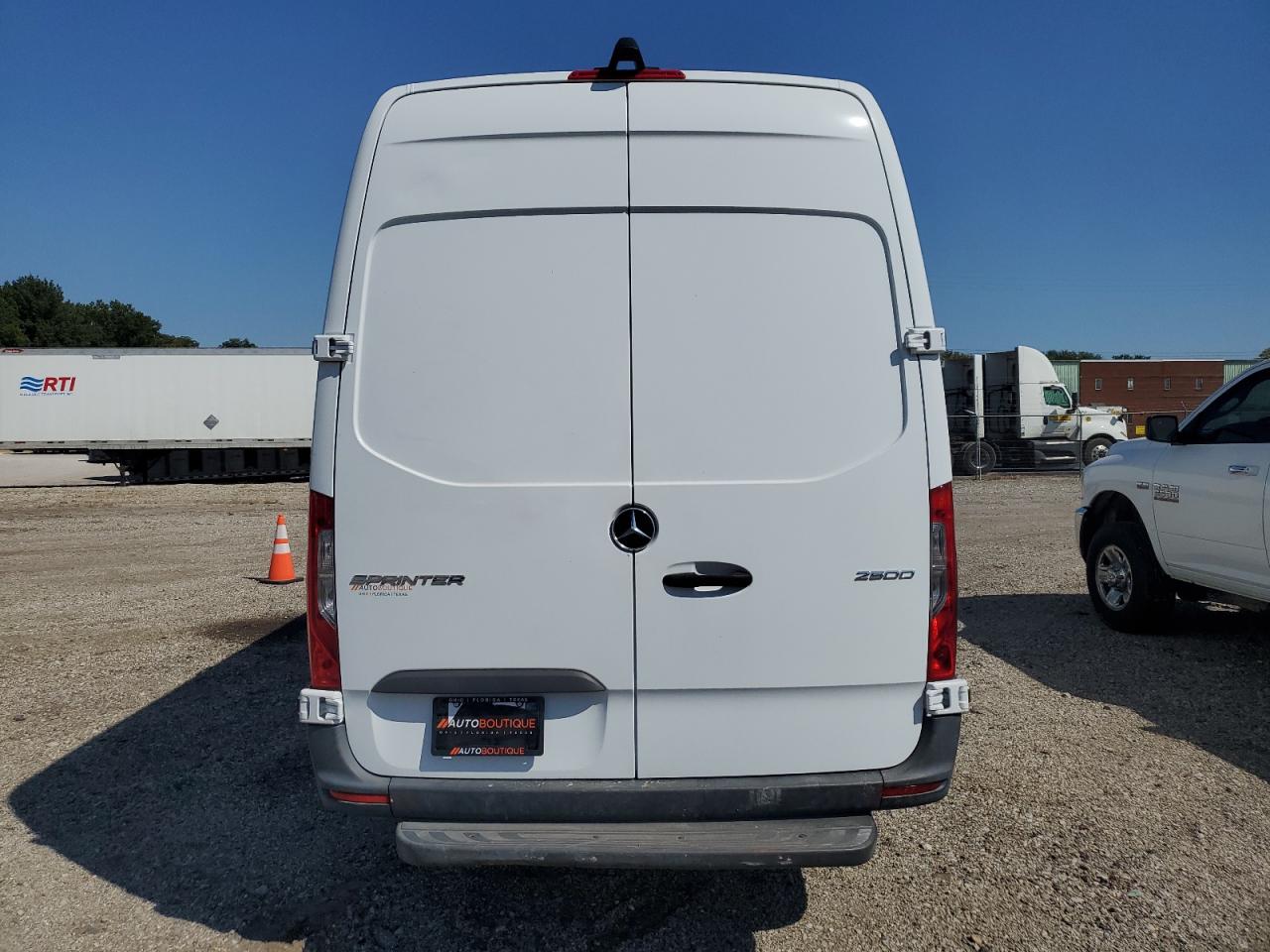 MERCEDES-BENZ SPRINTER 2500