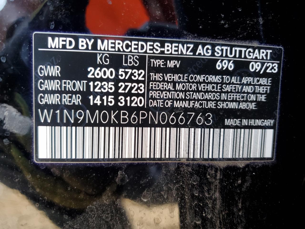 MERCEDES-BENZ EQB 300 4MATIC