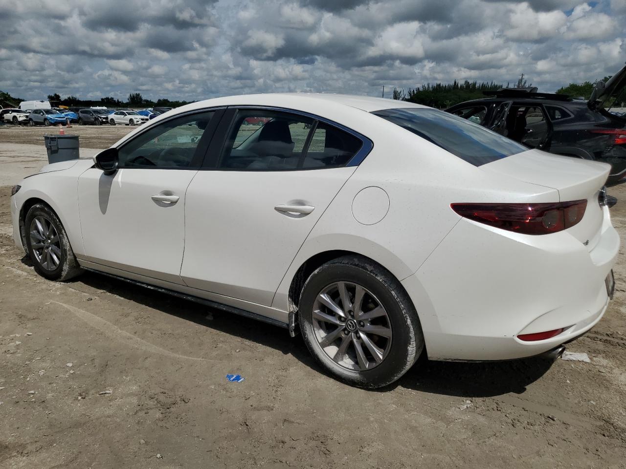 Lot #3317831232 2021 MAZDA 3