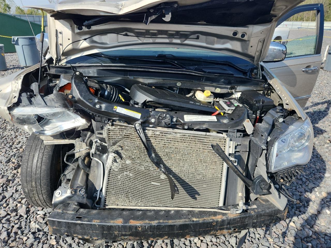 CHRYSLER TOWN & COUNTRY LIMITED