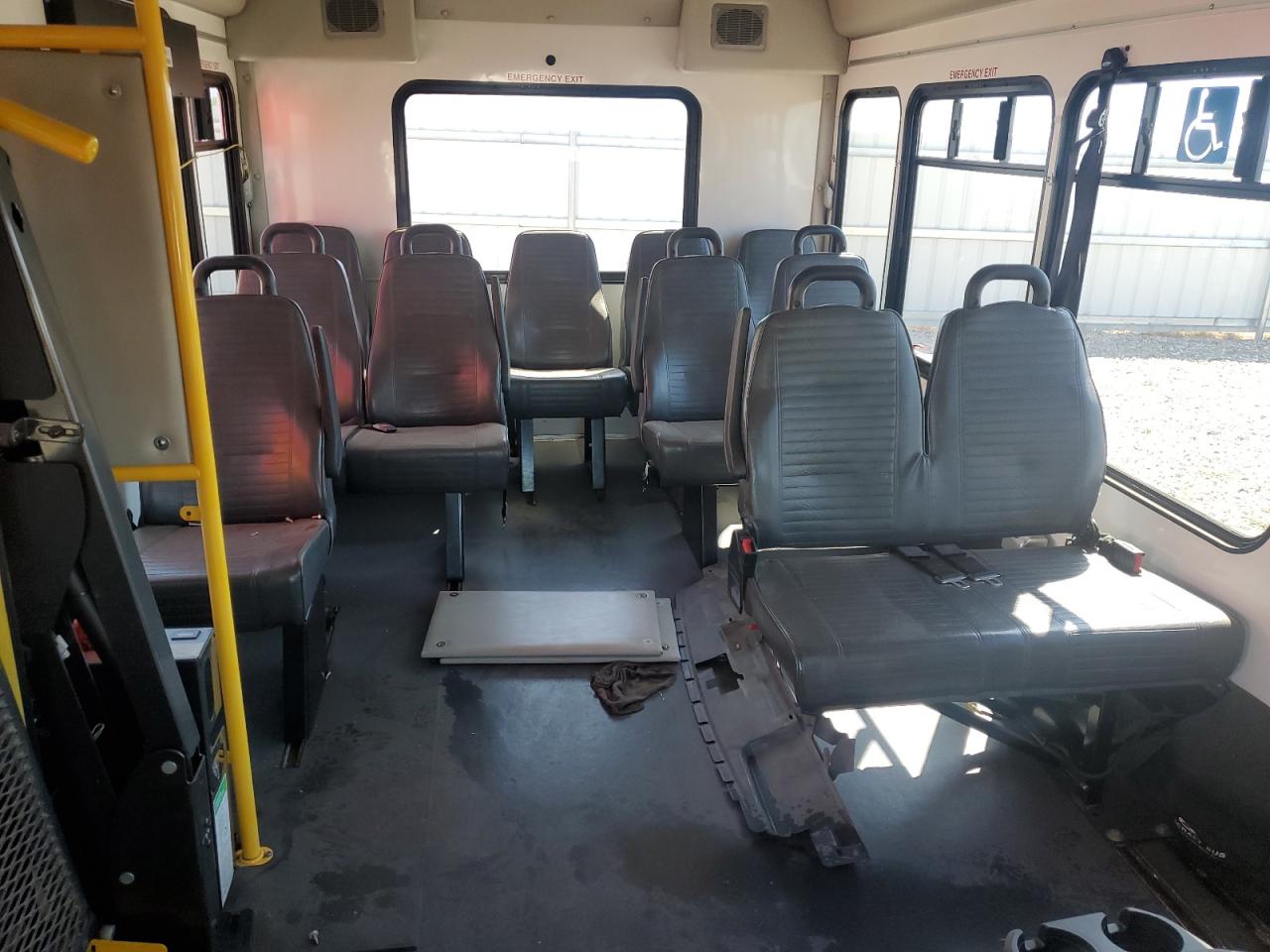 FORD ECONOLINE E350 SUPER DUTY CUTAWAY VAN