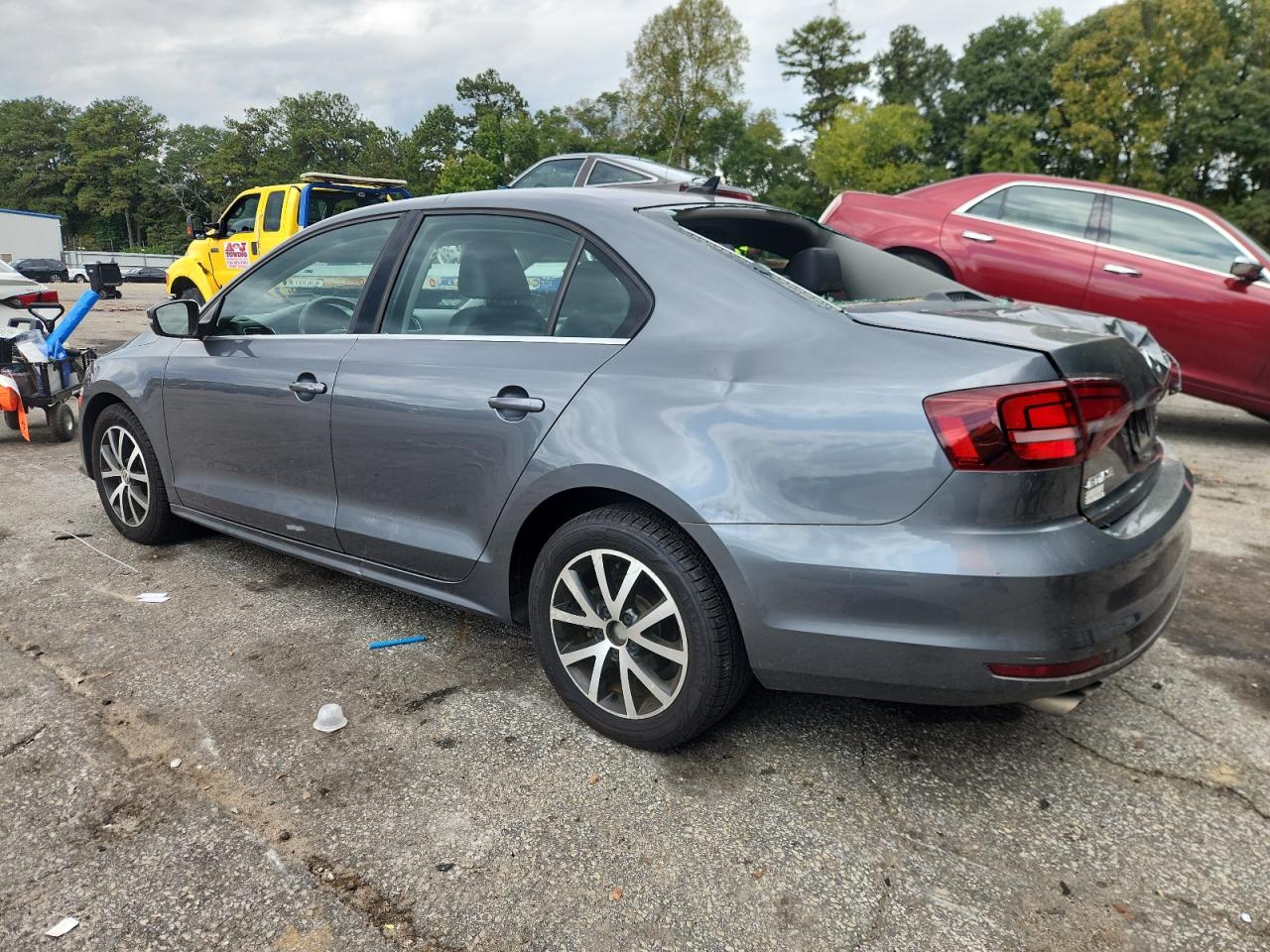 VOLKSWAGEN JETTA SE