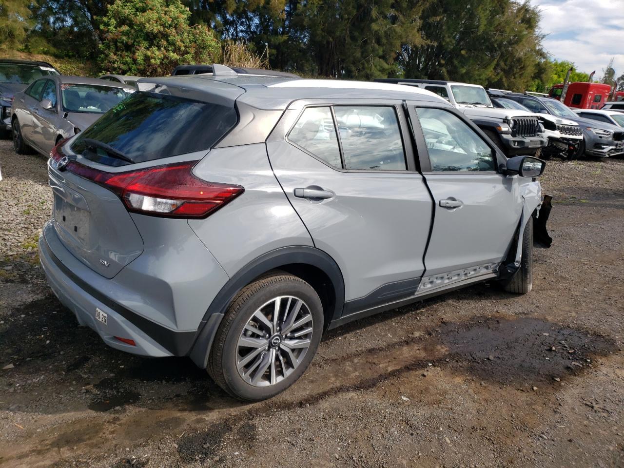 NISSAN KICKS SV