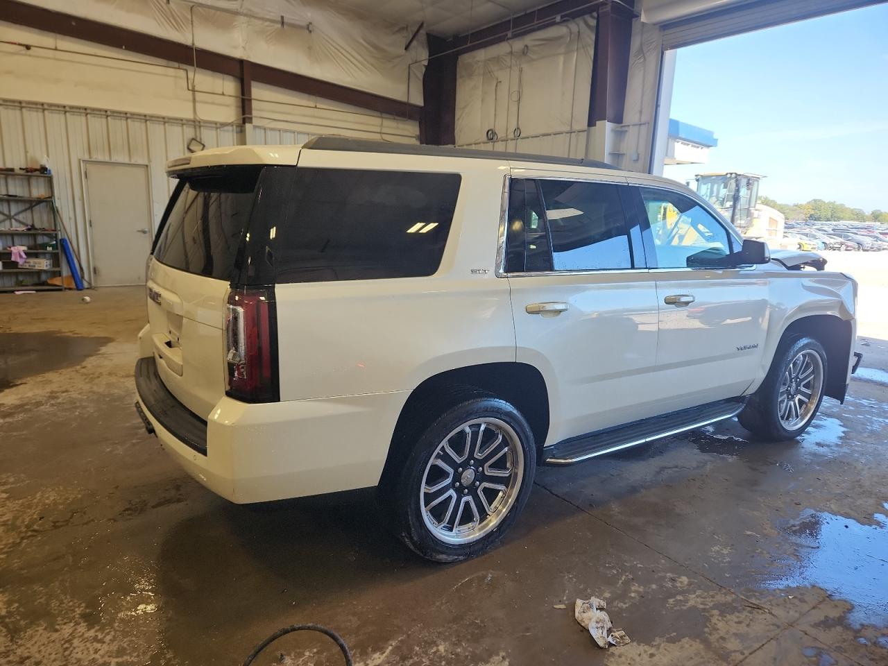 GMC YUKON SLT