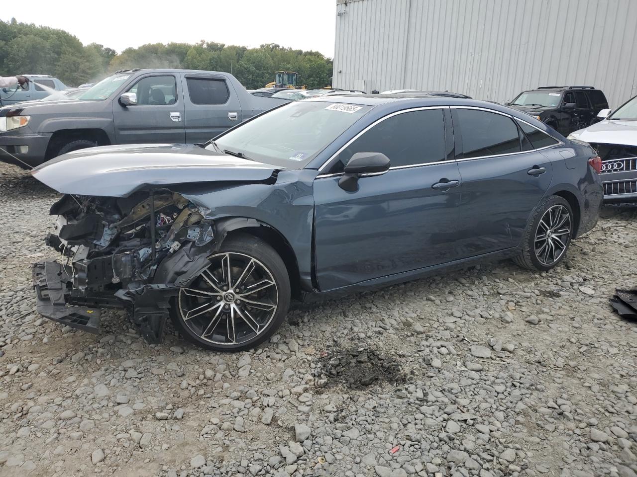 TOYOTA AVALON XLE
