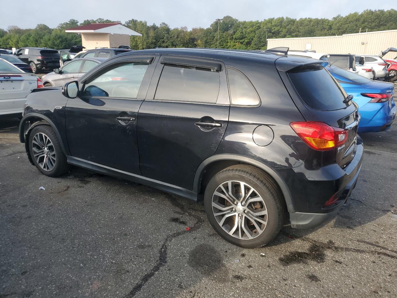 MITSUBISHI OUTLANDER ES