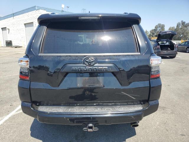 2020 TOYOTA 4RUNNER SR JTEBU5JR7L5827097