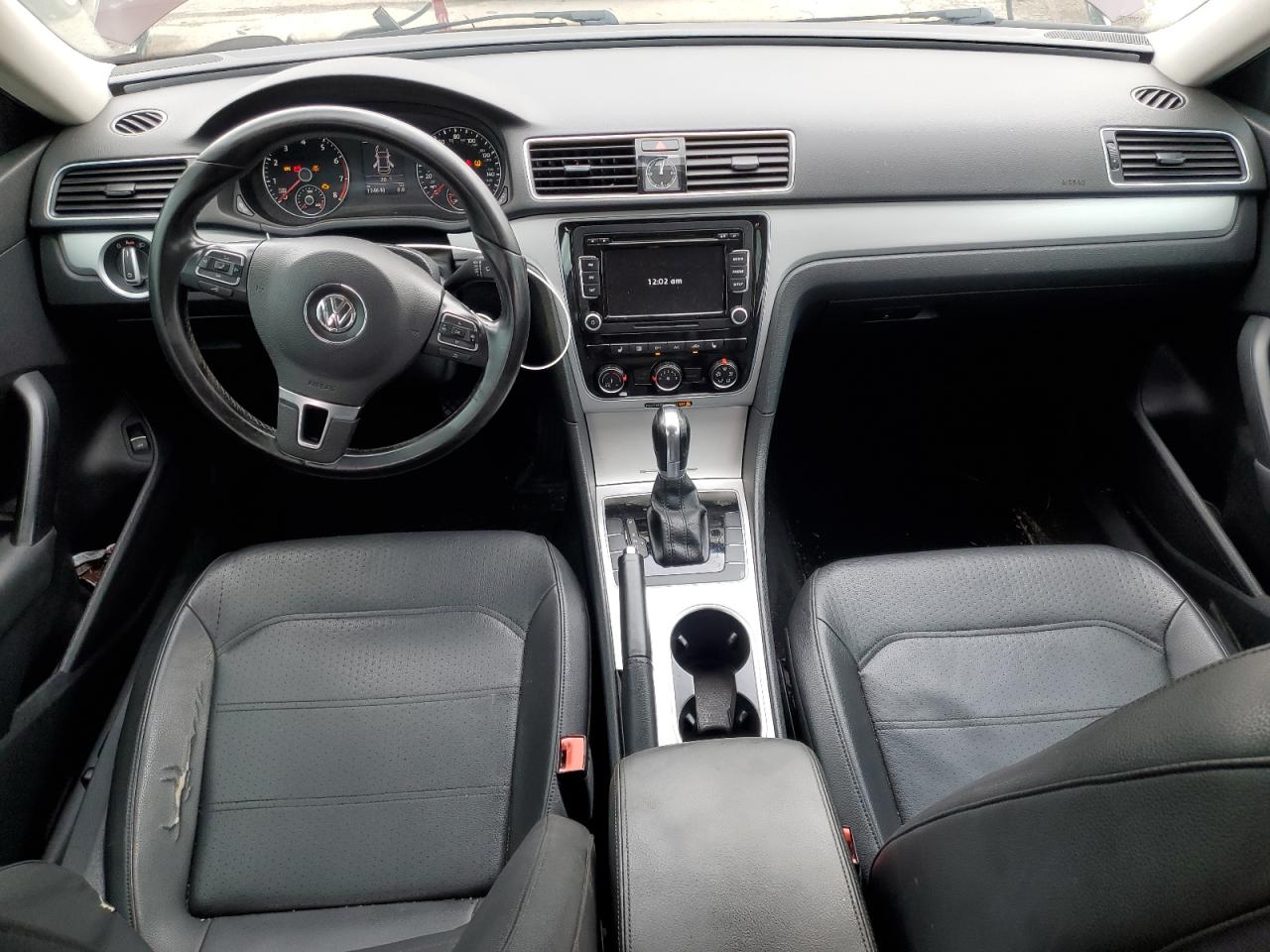 VOLKSWAGEN PASSAT SE