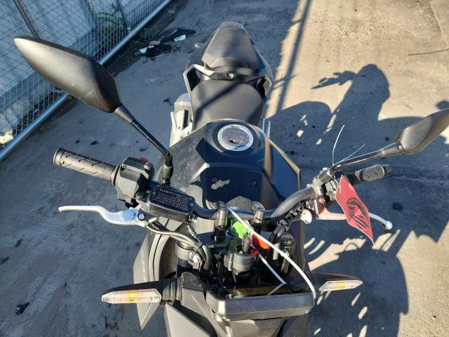 2025 HONDA CB750 A - JH2RH2402SK002112