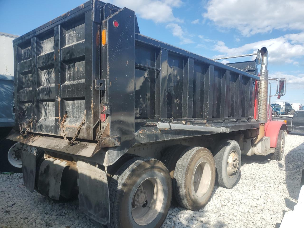 Lot #3280353953 2009 PETERBILT 365