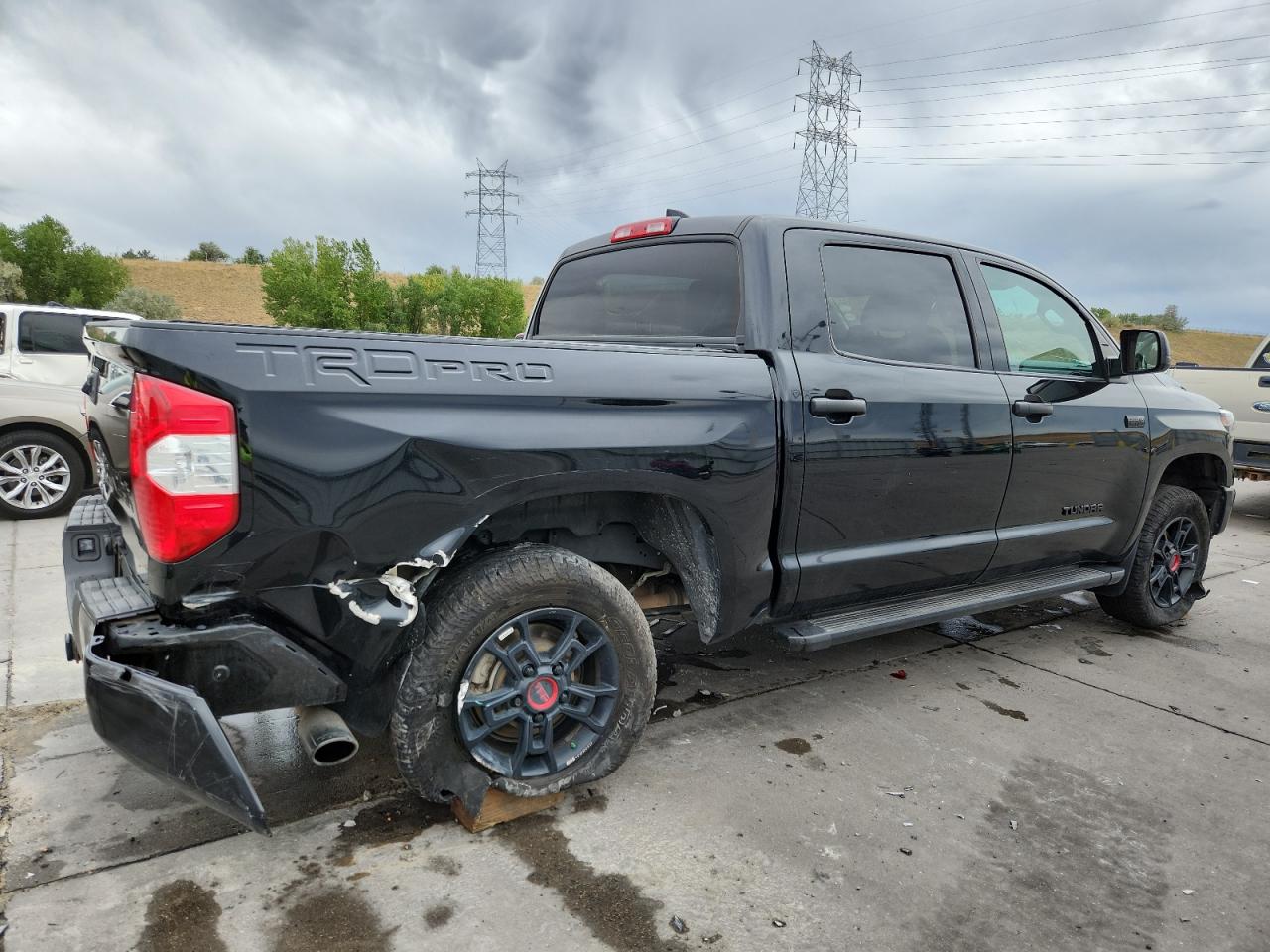 TOYOTA TUNDRA CREWMAX SR5